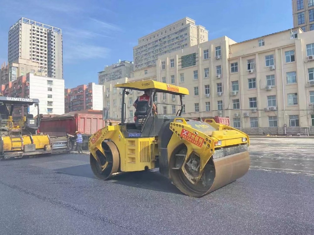 鄭州瀝青路面接縫、修邊