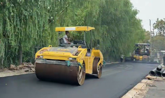 鄭州瀝青攪拌站高效攪拌，品質(zhì)基石