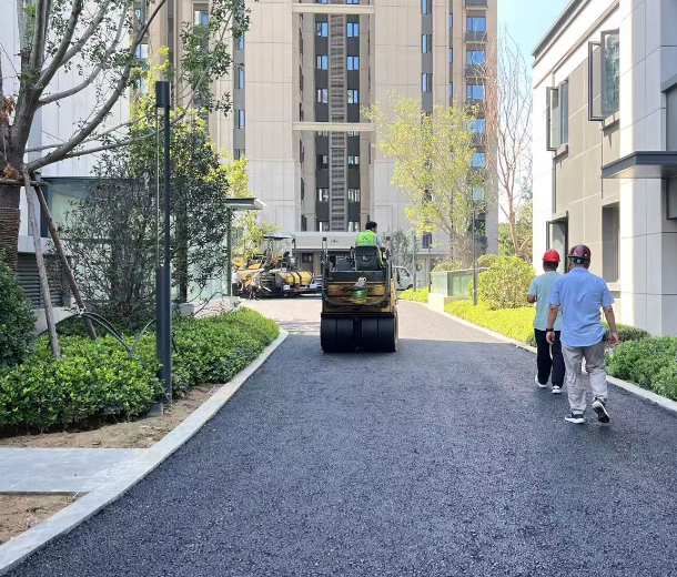 鄭州瀝青攪拌站從設計到養(yǎng)護，我們提供全周期服務