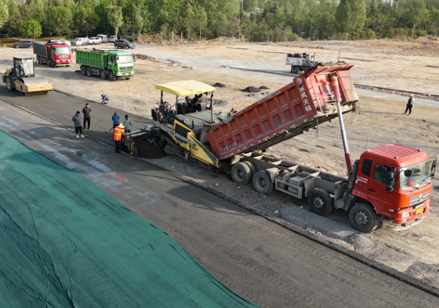24小時響應(yīng)，鄭州瀝青路面施工廠家的“應(yīng)急施工”速度