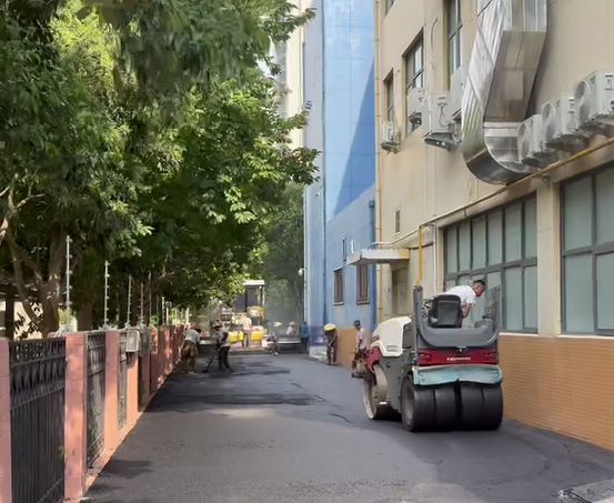 鄭州瀝青攪拌站彩色瀝青路，給生活添點(diǎn)甜