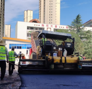 （一）鄭州瀝青路面能“活”多少年？施工時的這幾個“關鍵動作”，決定了它的壽命